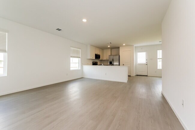 16118 Hatton Dr