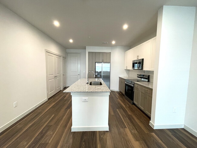 Building Photo - 4400 Prairie Xing Unit 109 Rental