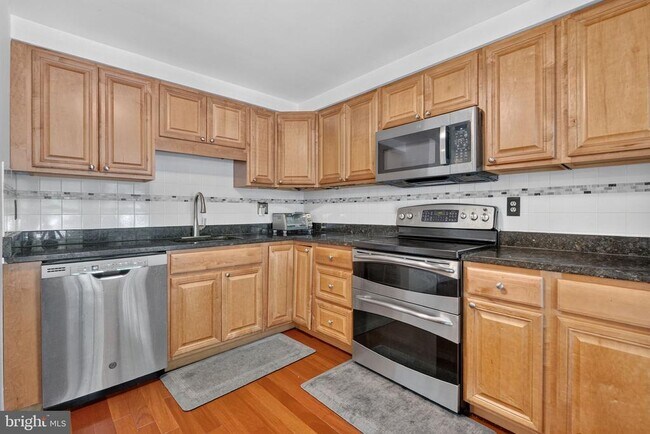 Photo - 10522 Lime Tree Way