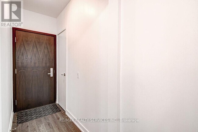 Photo - 1 Yorkville Ave Unit 2611