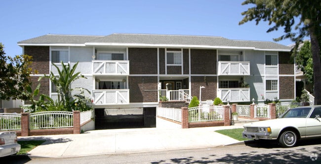 Photo - 3725 S Canfield Ave