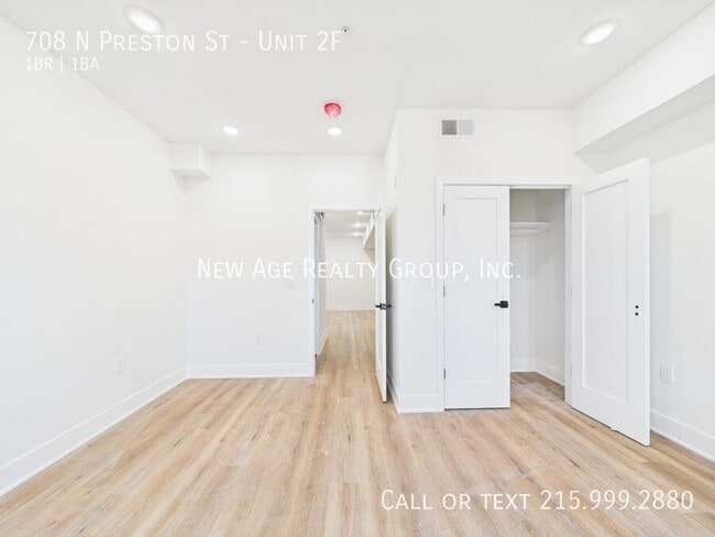 Photo - 708 N Preston St Unidad 2F