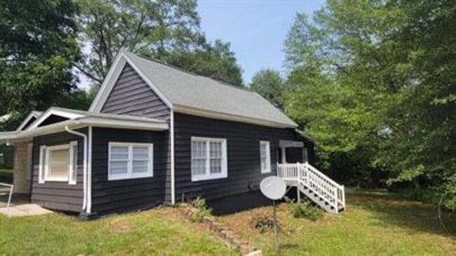 Photo - 10 Sanford Ave