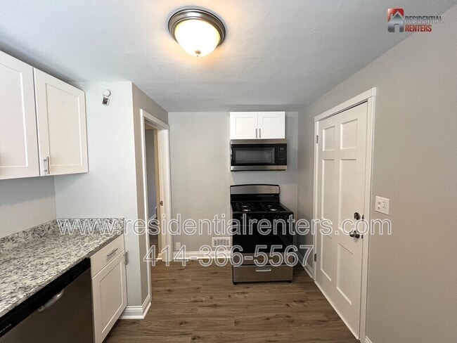 Photo - 2238 S 82nd St