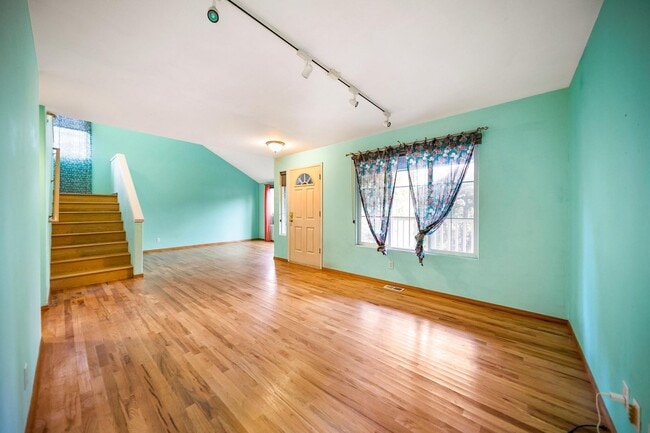 Photo - 5 Bed 2.5 Bath Spacious House For Rent In Poulsbo!!!