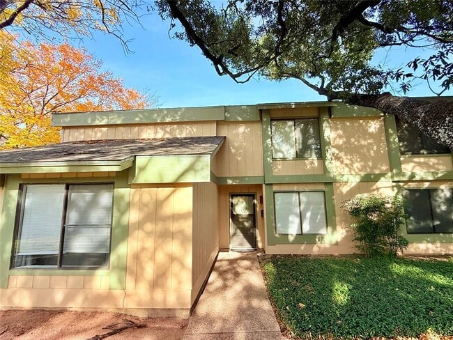 Building Photo - 9611 Blue Creek Ln