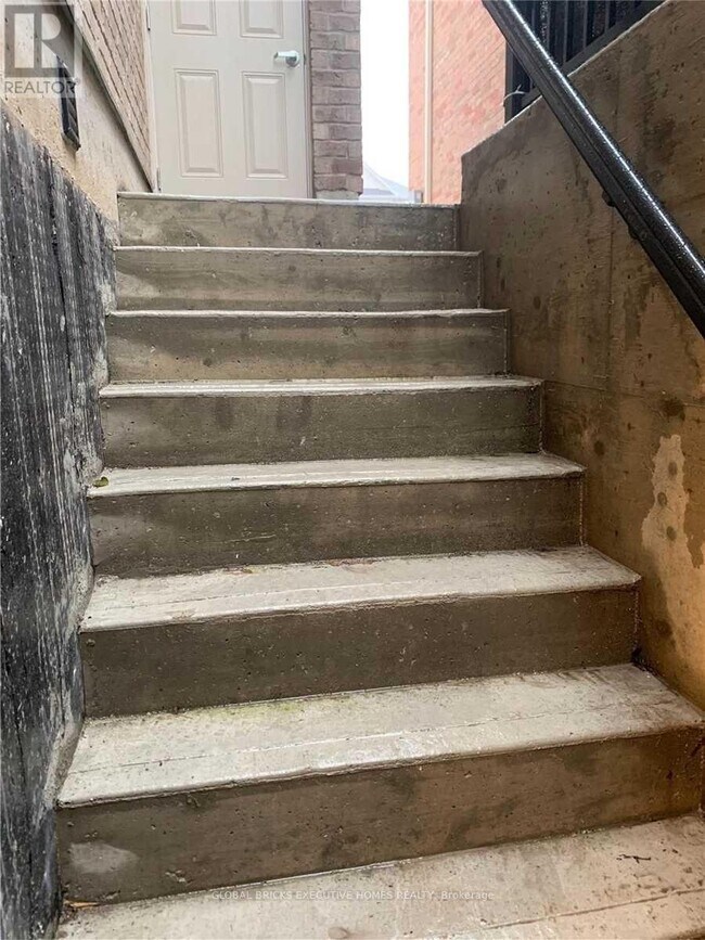 Photo - 59 Golden Hawk Dr