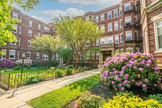 Building Photo - 98 Queensberry St Unit 1