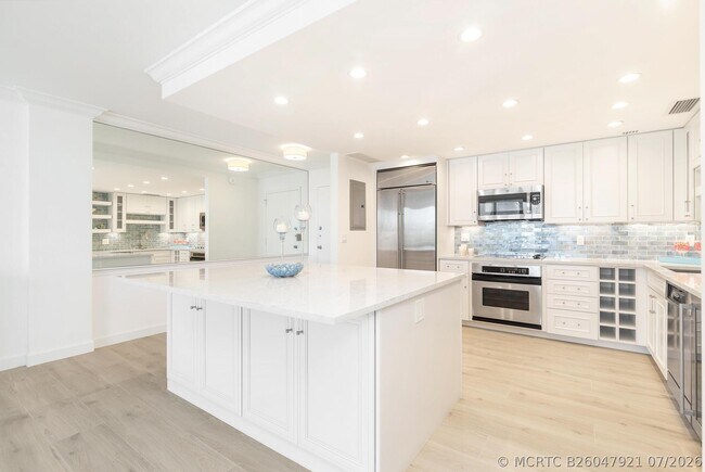 354 Chilean Ave Unit 6c