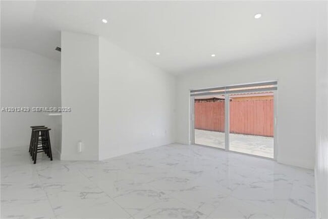 Photo - 164 NW 85th Ct