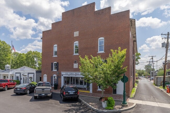 Photo - 65 E Cedar St