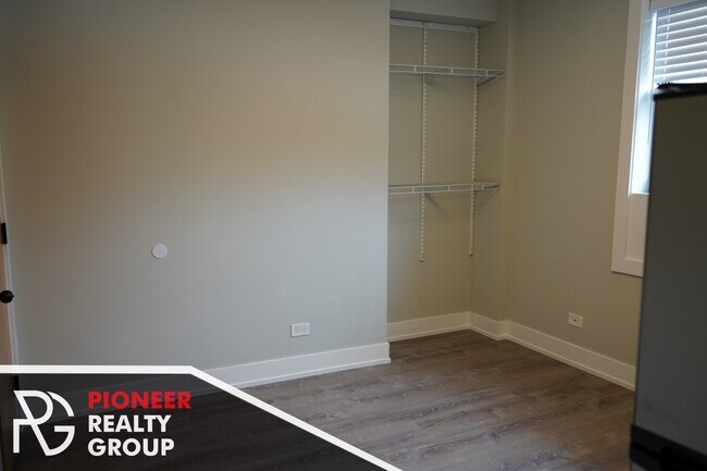 Photo - 503 W Belmont Ave Unit 5e