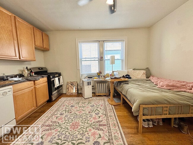 Building Photo - 2127 N Dayton St Unit 204 Rental