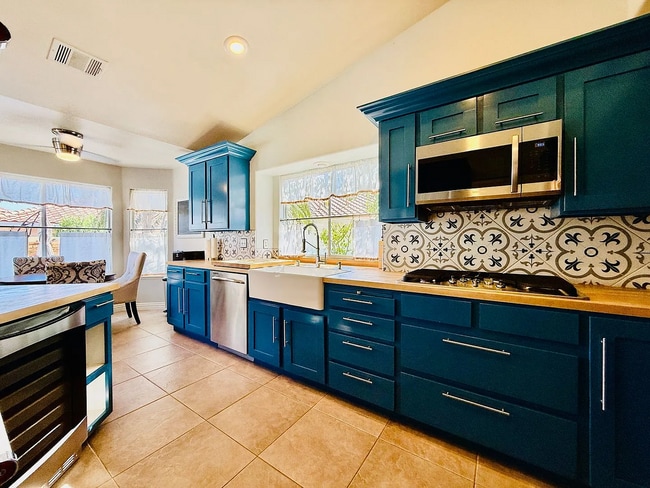 8512 Arch Bay Ln