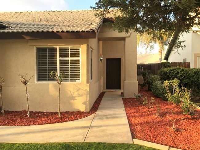 Photo - Beautiful 3 Bed 2 Bath in Riverlakes Community - Northwest Bakersfield- $2,450 Rent