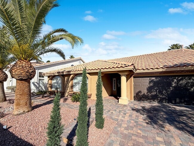 Photo - Designer Delight in Green Valley