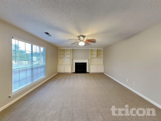 Photo - 2198 Colony Dr