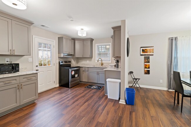 Photo - 1643 Mary George Ave NW Casa