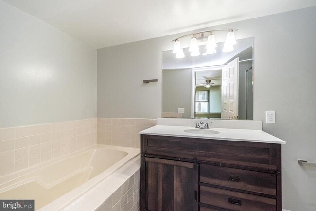 Photo - 3 Glen Meadow Ct