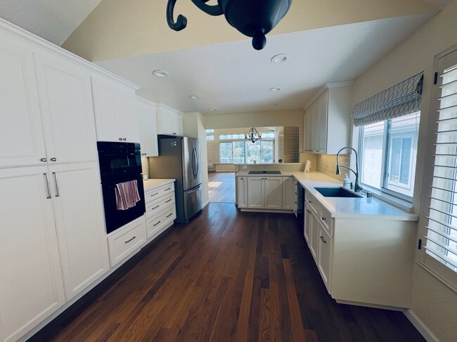 Photo - 6120 Lakeview Cir
