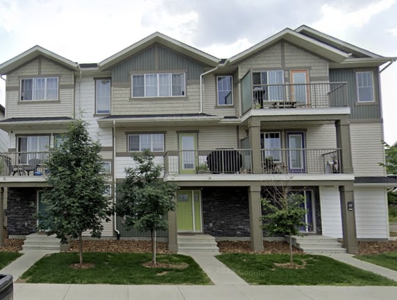 Building Photo - 1530 Tamarack Blvd NW