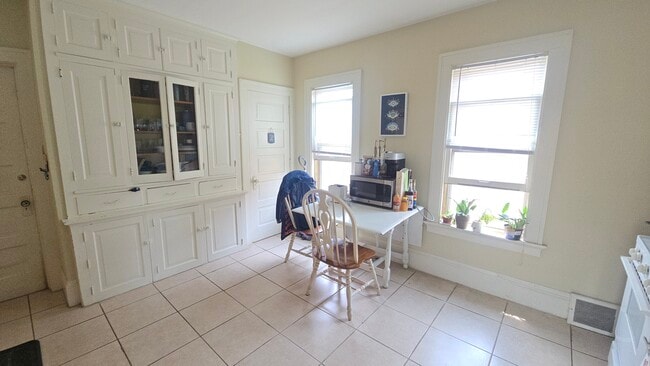 Photo - 1542 S 72nd St Apartamentos Unidad 3