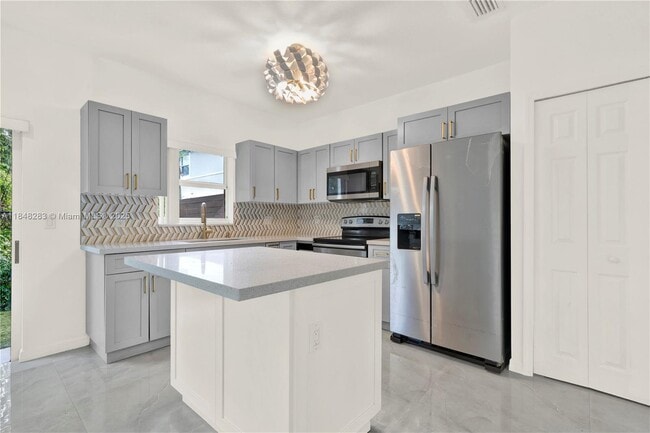 Photo - 1637 SE 30th St