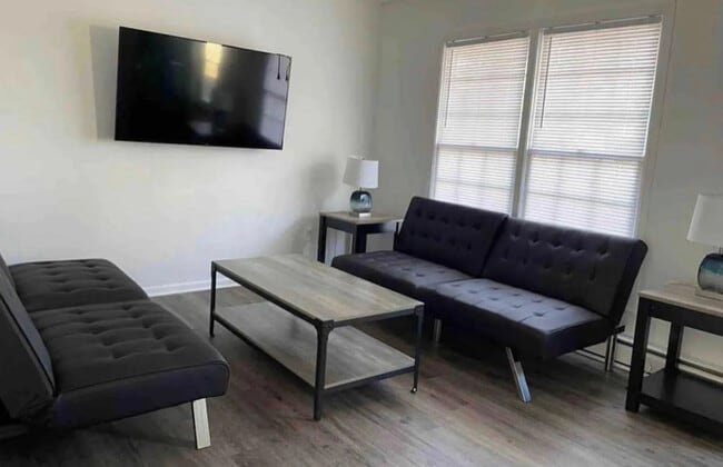 Photo - 214 Bedford Dr