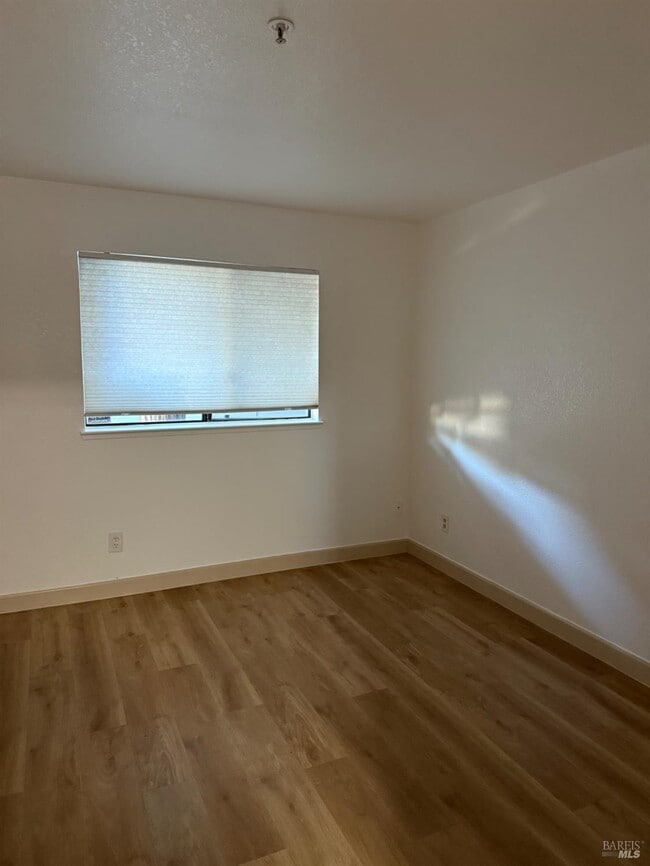 Photo - 136 Sea Crest Cir