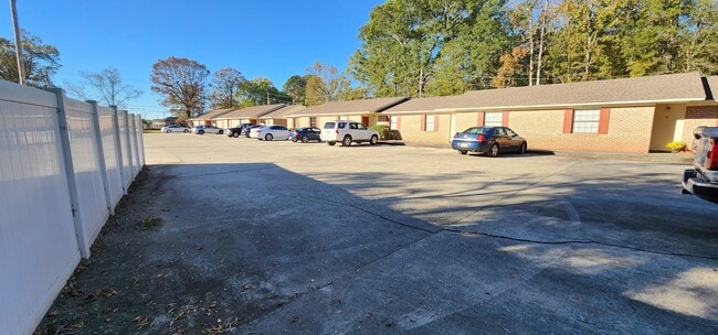 Building Photo - 1535 Warnke Rd NW Unit I