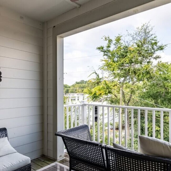 Photo - 1909 Convent Pl Unit C