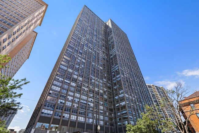 2 br, 2 bath Condo - 655 W Irving Park Rd ... - 2 br, 2 bath Condo - 655 W Irving Park Rd ... Unidad Apt 2001