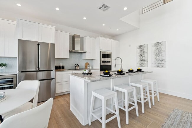 Photo - 1343 4th St Unidad 201