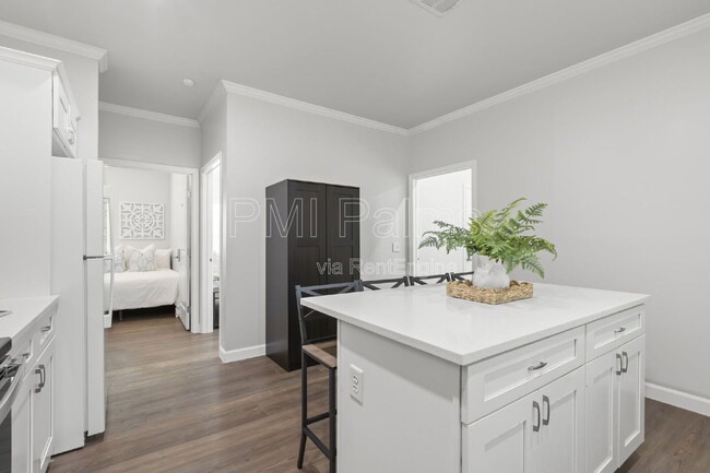 Photo - 1521 Preston St S