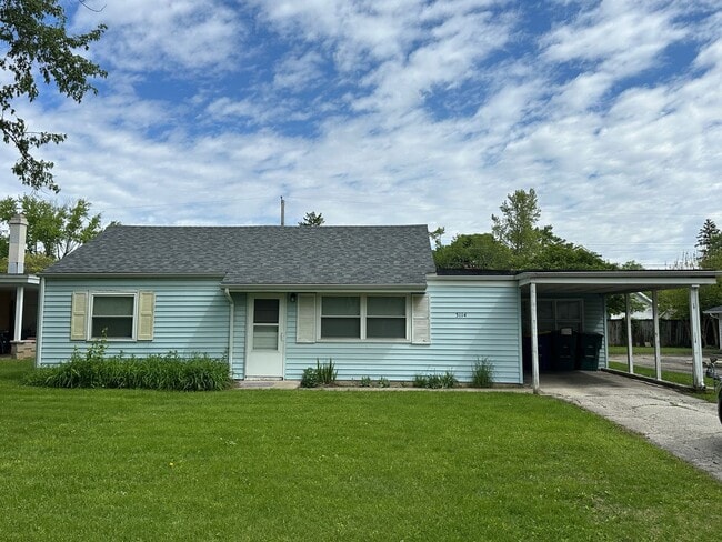 Building Photo - Live Your Best Life, Inside AND Outside | 3BR House in University Heights!