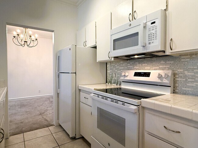 Photo - Top Floor Condo in Nob Hill Unit 308