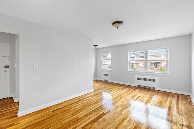 Photo - Larchmont Manor