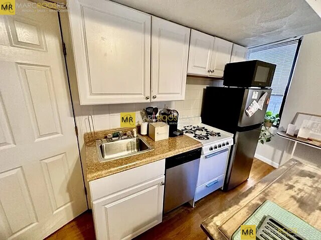 Photo - 348 North St