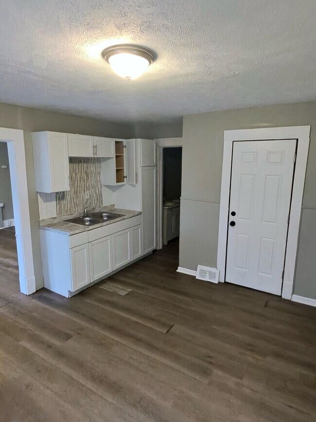 Photo - 10514 Mt Auburn Ave Unit Down Stairs