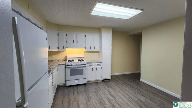 Photo - 262 Broad St