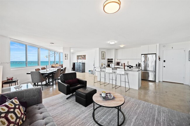Building Photo - 7135 Collins Ave Unit 605 Rental