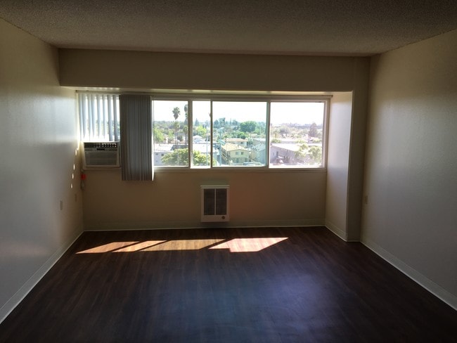 Photo - Bellflower Friendship Manor 55 yrs+ Community