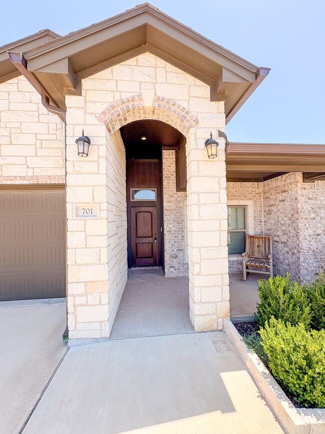 Photo - 701 Juniper Dr
