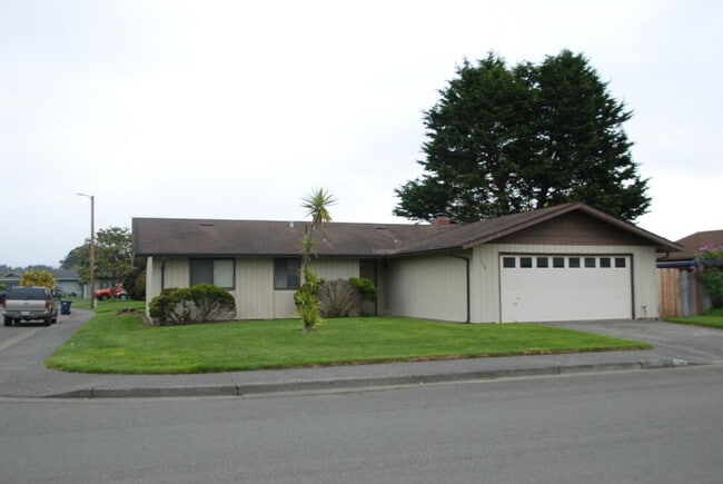 Building Photo - Charming Single-Family Home for Rent in Arcata