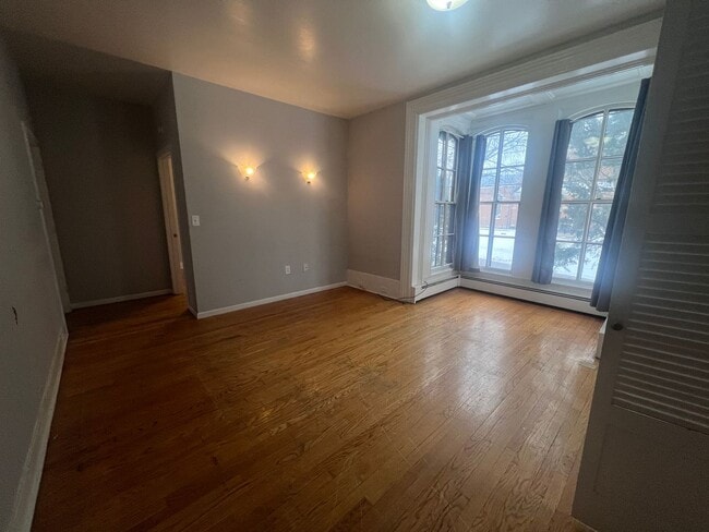 Photo - Heritage Hill 2 Bedroom - Heat included! Unidad 17 College Ave NE