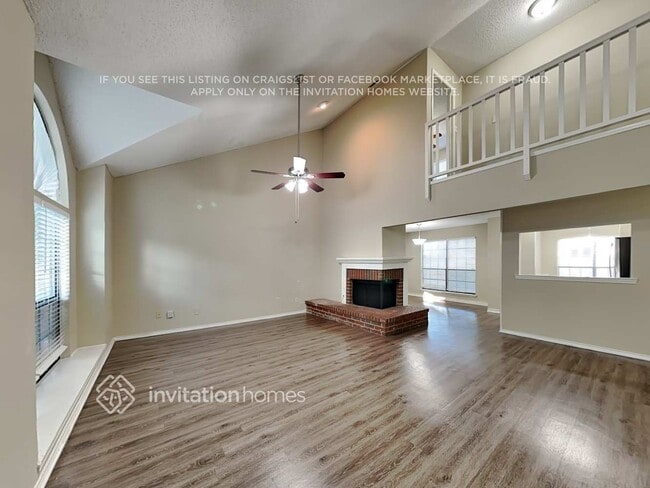Photo - 4317 Saugus Dr
