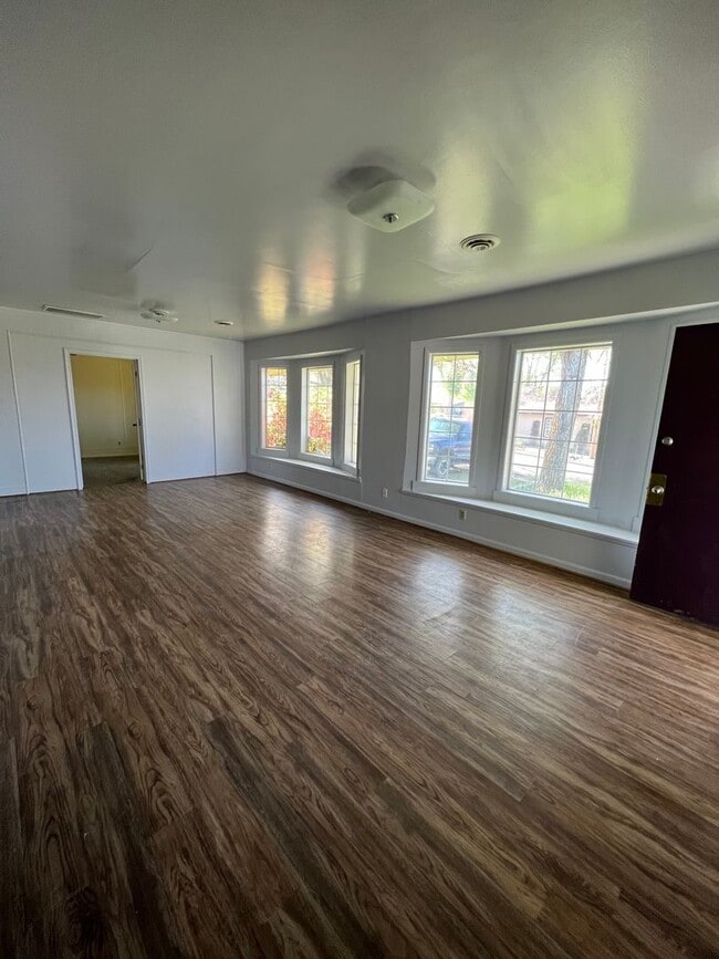 Photo - 4 Bedroom, 2 Bathroom Home - Located near Oregon Tech and Sky Lakes!