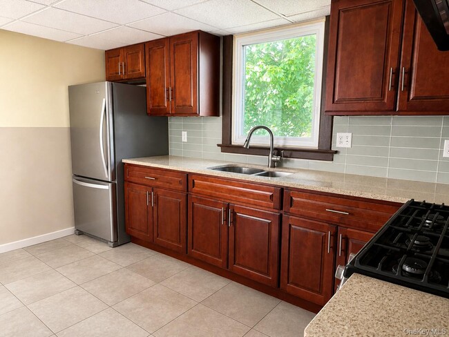 Photo - 39 Crescent Pl
