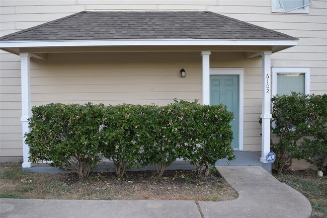 Photo - 6102 Reicher Dr House