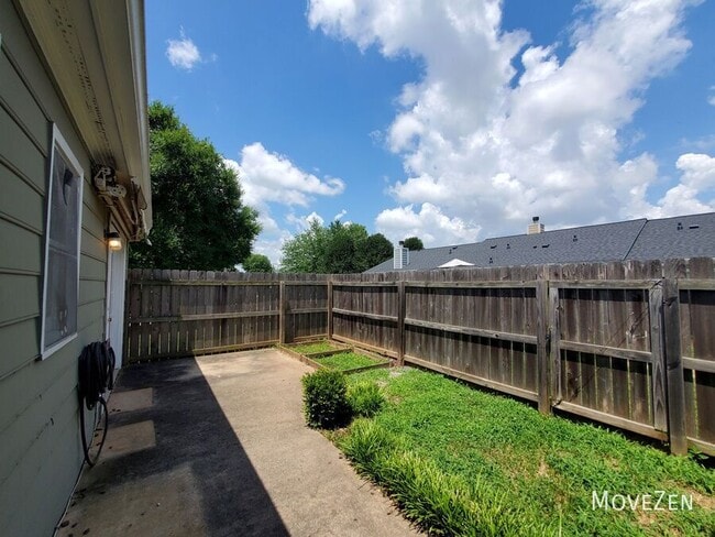 Photo - 814 Guilford College Rd